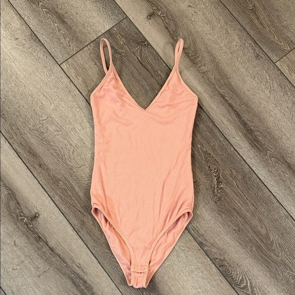Aritzia Talula ribbed dalal bodysuit peach XS - Picture 1 of 4